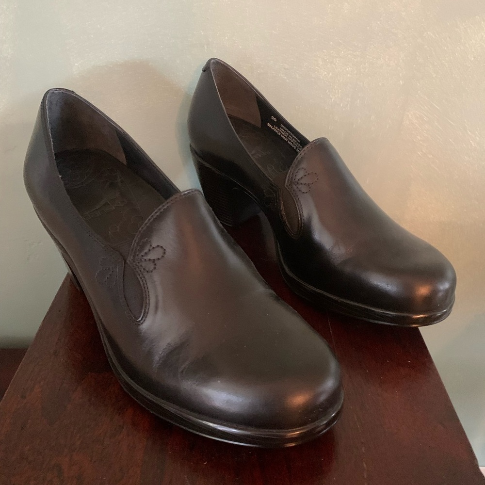 Dansko Women's Black Leather Dress Shoes Heels Size 39 (8.5)